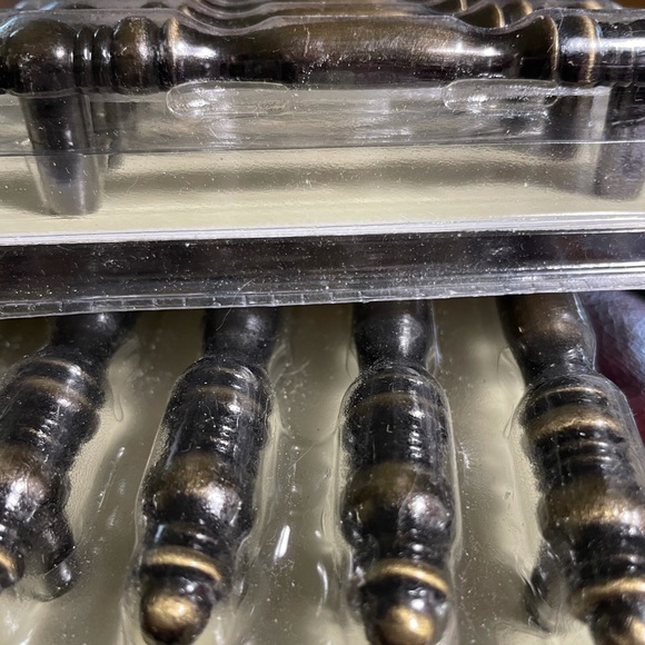 NWOT sealed cabinet pulls - Picture 5 of 6